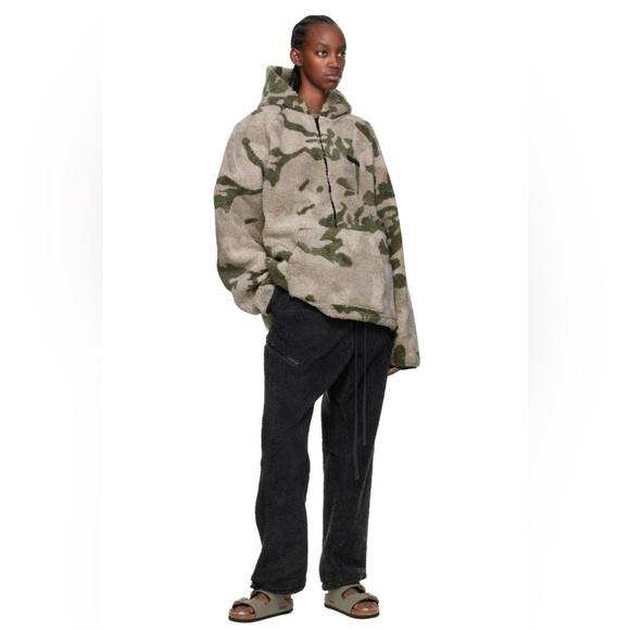 FEAR OF GOD ESSENTIALS
Khaki Polyester Hoodie - Picture 4 of 7